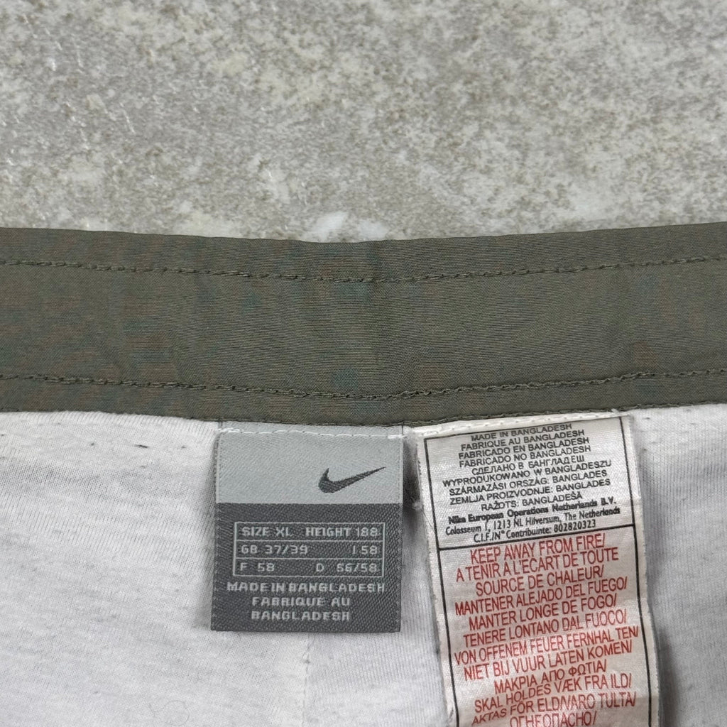 Vintage Nike Trackpants (XL)