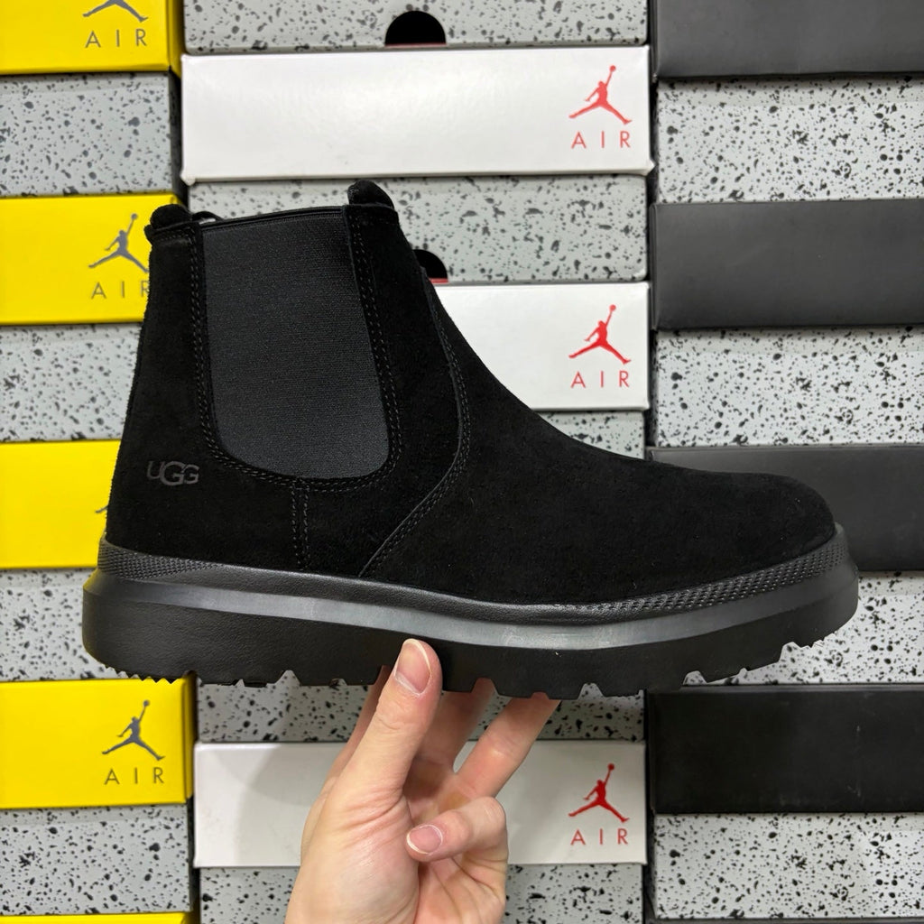 UGG Chelsea Boot – Suede Pull-On Ankle Boot with Black UGGplush Lining, Tonal Elastic Gusset & UGG Radial Outsole in Black