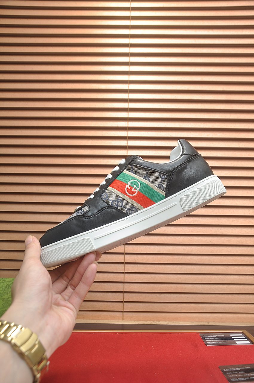 Gucci Red-Green Stripe Low-Top Sneakers